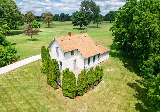 2nd image of 25653 W River Rd, Grosse Ile, MI 48138 | MLS# 70468812
