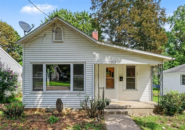 1st image of 1213 Edwards St, Albion, MI 49224 | MLS# 70553398