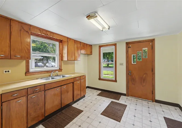 5th image of 1213 Edwards St, Albion, MI 49224 | MLS# 70553398