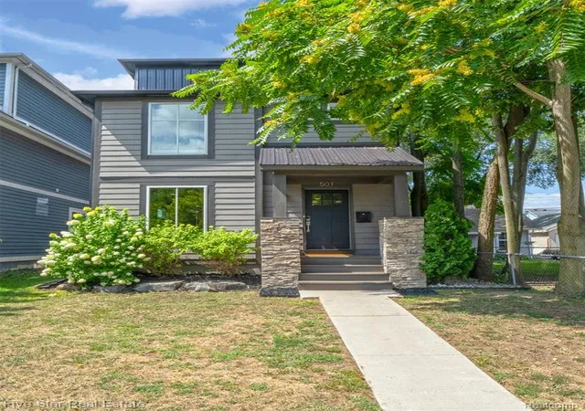 2nd image of 501 N Center St, Royal Oak, MI 48067 1789 | MLS# 61023535