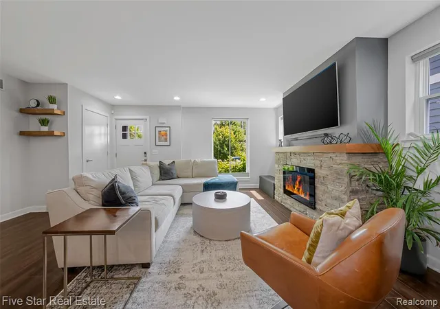Photo 4 of Single family home for sale at 501 N Center St, Royal Oak, MI 48067 1789 | MLS# 61023535 | Listing updated on 2026-08-30