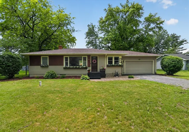 Homes for sale in Charlotte, MI | 1878 E Clinton Trl, Charlotte, MI 48813 | MLS# 70539631