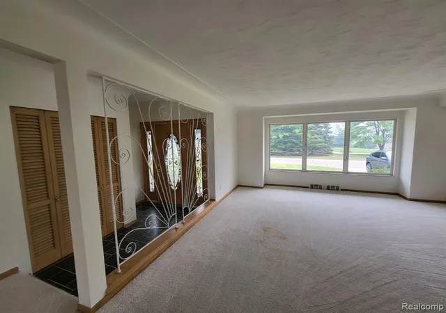 3rd image of 831 Sunnybeach Blvd, White Lake, MI 48386 | MLS# 61018579