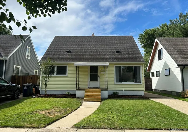 Homes for sale in Royal Oak, MI | 2022 E Lincoln Ave, Royal Oak, MI 48067 | MLS# 61004571