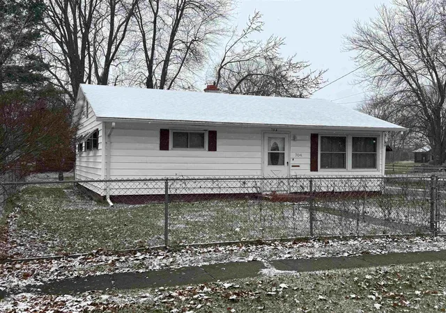 Homes for sale in Owosso, MI | 704 Isham Rd, Owosso, MI 48867 | MLS# 50195898