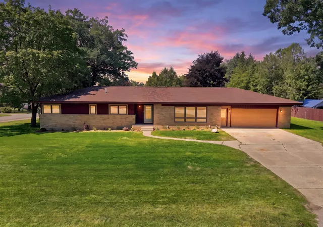 Photo 1 of Single family home for sale at 321 N Front St, Lake City, MI 49651 | MLS# 80072841 | Listing updated on 2026-08-29