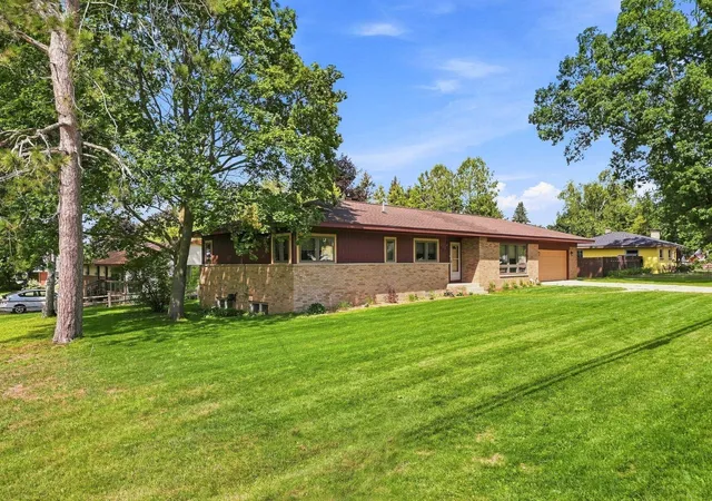 Photo 3 of Single family home for sale at 321 N Front St, Lake City, MI 49651 | MLS# 80072841 | Listing updated on 2026-08-29