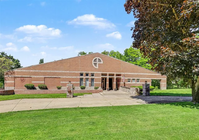 Homes for sale in Greenville, MI | 829 S Lincoln St, Greenville, MI 48838 | MLS# 70536402