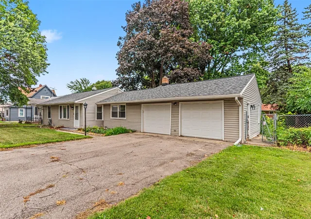 Photo 3 of Single family home for sale at 562 Brookside Rd, Ypsilanti, MI 48197 | MLS# 70552625 | Listing updated on 2026-09-16