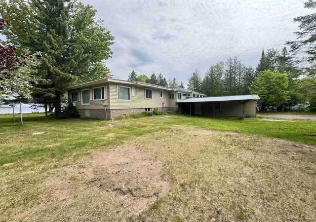 Photo 3 of Single family home for sale at 41261 Half Moon Beach Rd, Chassell, MI 49916 | MLS# 50215035 | Listing updated on 2026-08-25