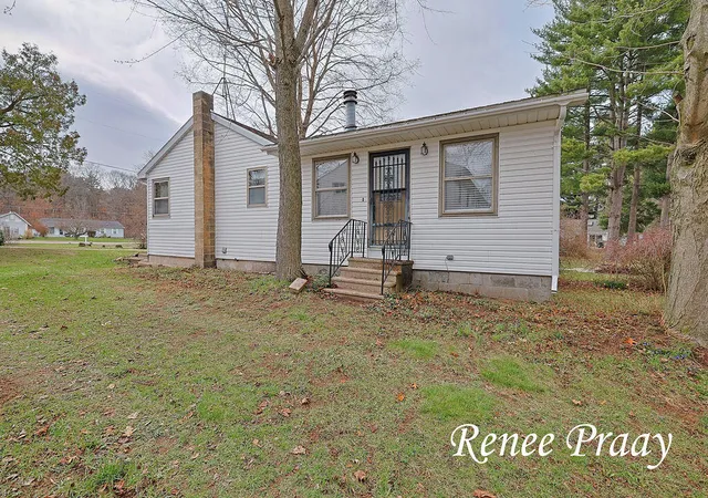 Homes for sale in Allegan, MI | 3511 Lake Allegan Dr, Allegan, MI 49010 | MLS# 70523260