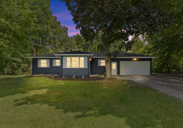 Photo 2 of Single family home for sale at 7246 Rezen Dr, Rockford, MI 49341 | MLS# 70554793 | Listing updated on 2026-09-13