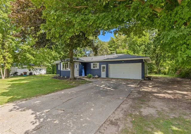 Photo 3 of Single family home for sale at 7246 Rezen Dr, Rockford, MI 49341 | MLS# 70554793 | Listing updated on 2026-09-13