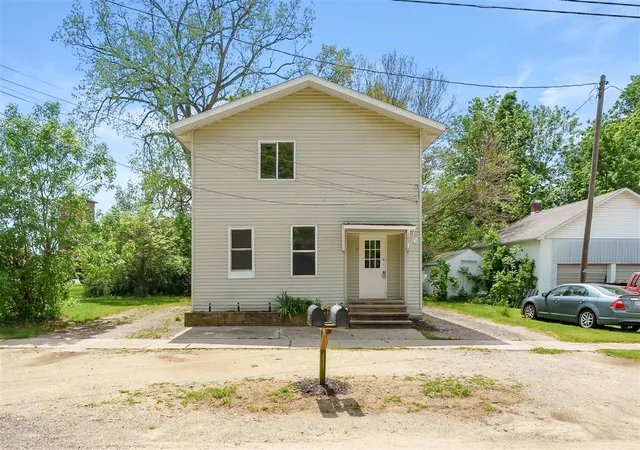 Photo 2 of Sale Pending at 105 N George St, Decatur, MI 49045 | MLS# 70549481 | Listing updated on 2026-08-17