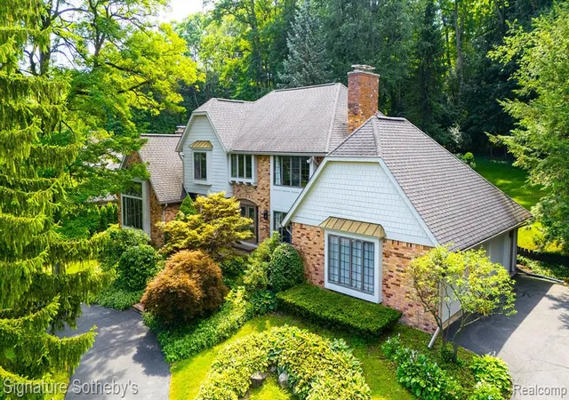 Photo 1 of Single family home for sale at 251 Woodwind Dr, Bloomfield Hills, MI 48304 2173 | MLS# 61024605 | Listing updated on 2026-09-11