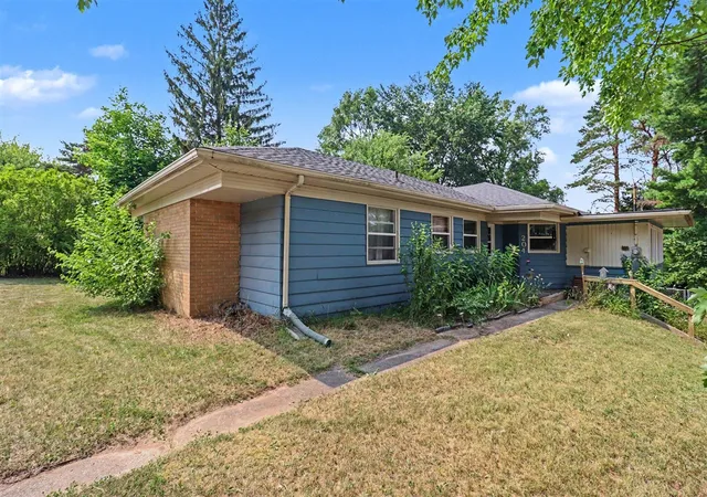 4th image of 204 W Main St, Edmore, MI 48829 | MLS# 70546117