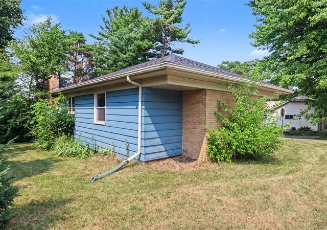 5th image of 204 W Main St, Edmore, MI 48829 | MLS# 70546117