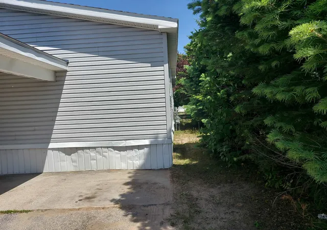 2nd image of 2336 Leisure Ln, Traverse City, MI 49686 | MLS# 80069375