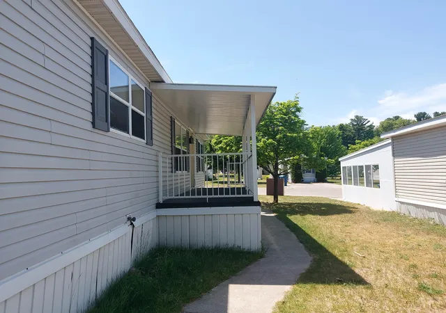 3rd image of 2336 Leisure Ln, Traverse City, MI 49686 | MLS# 80069375