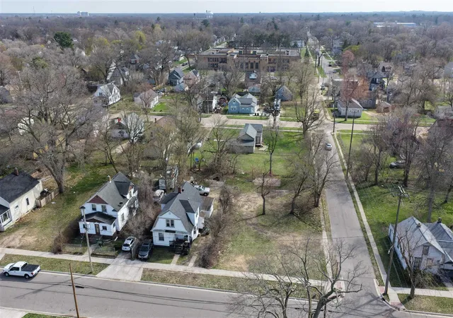 Homes for sale in Muskegon, MI | 555 Amity Ave, Muskegon, MI 49442 | MLS# 70527868