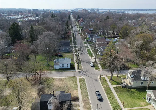 3rd image of 555 Amity Ave, Muskegon, MI 49442 | MLS# 70527868