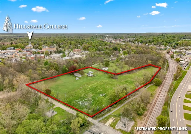 Homes for sale in Hillsdale, MI | 104 Mcclellan St, Hillsdale, MI 49242 | MLS# 70521580