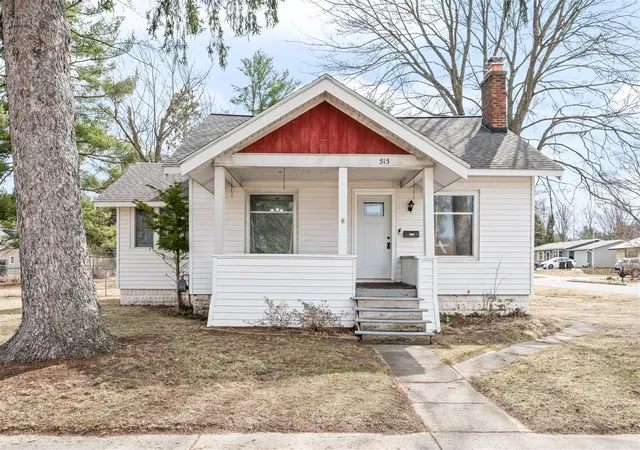 Homes for sale in Big Rapids, MI | 515 Woodward Ave, Big Rapids, MI 49307 | MLS# 70522928