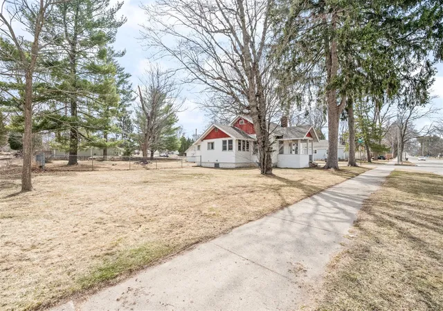 Homes for sale in Big Rapids, MI | 515 Woodward Ave, Big Rapids, MI 49307 | MLS# 70522928