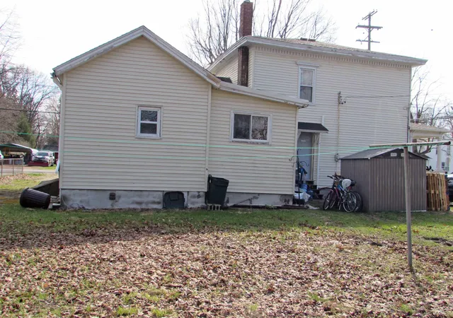 Homes for sale in Chesaning, MI | 307 N Line St, Chesaning, MI 48616 | MLS# 50203384