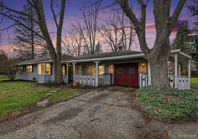 1st image of 1260 Gilbert St, Flint, MI 48532 3529 | MLS# 61007259
