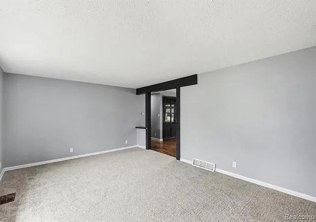 4th image of 1260 Gilbert St, Flint, MI 48532 3529 | MLS# 61007259