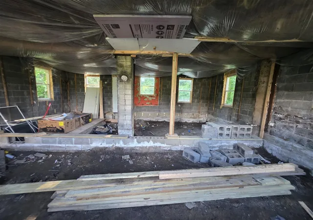 Photo 2 of Single family home for sale at 336 S Crystal Ave, Benton Harbor, MI 49022 | MLS# 70539494 | Listing updated on 2026-08-18