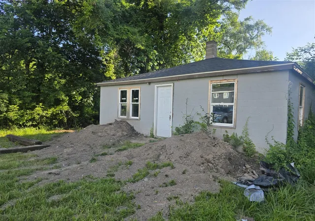 Photo 6 of Single family home for sale at 336 S Crystal Ave, Benton Harbor, MI 49022 | MLS# 70539494 | Listing updated on 2026-08-18