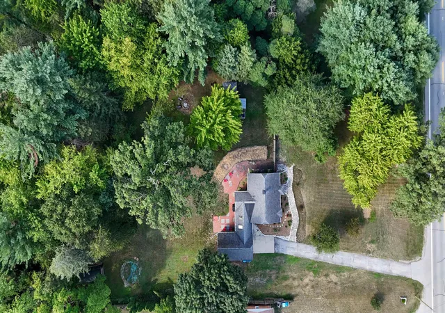 23rd image of 1990 S Poseyville Rd, Midland, MI 48640 | MLS# 80072471