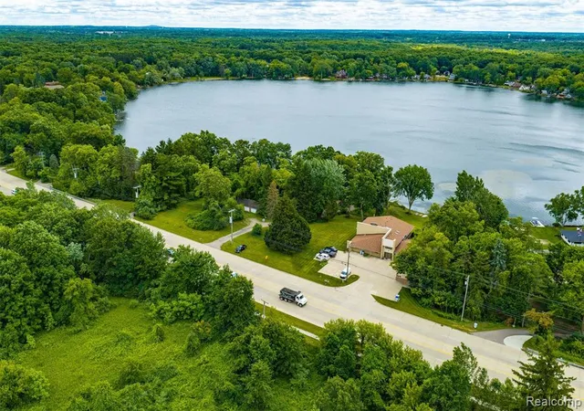1st image of 11032 Grand River Rd, Brighton, MI 48116 | MLS# 61006079