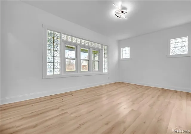 4th image of 5903 Wayburn St, Detroit, MI 48224 3042 | MLS# 60980906