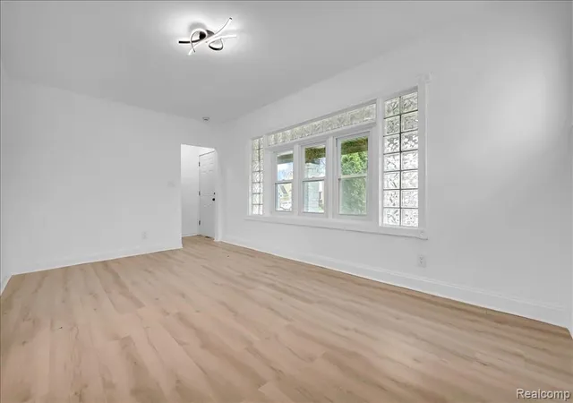 5th image of 5903 Wayburn St, Detroit, MI 48224 3042 | MLS# 60980906