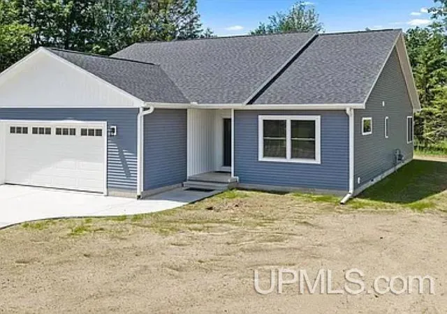 Homes for sale in Escanaba, MI | 820 Willow Creek Rd, Escanaba, MI 49829 | MLS# 50214566