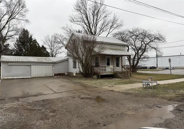 Homes for sale in Quincy, MI | 29 Broughton St, Quincy, MI 49082 | MLS# 70543177