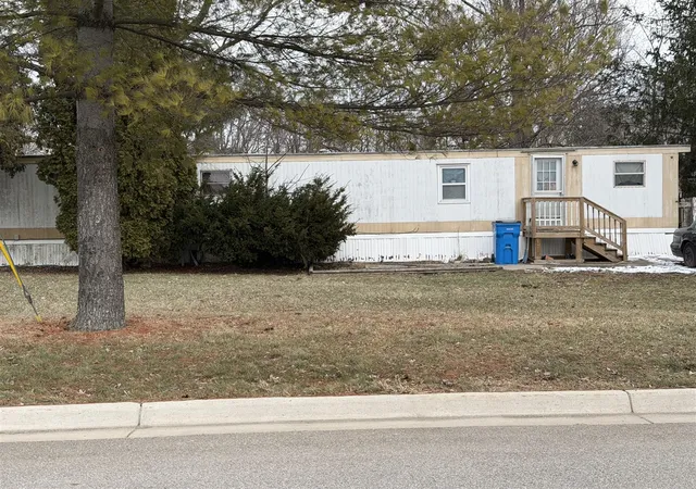Homes for sale in Quincy, MI | 29 Broughton St, Quincy, MI 49082 | MLS# 70543177