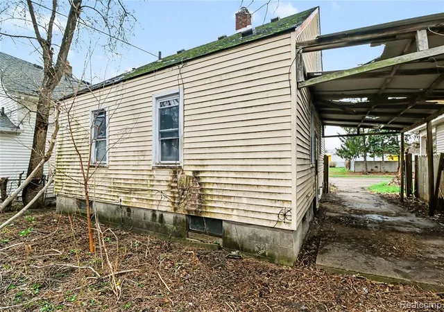 Homes for sale in Hazel Park, MI | 1205 E Muir Ave, Hazel Park, MI 48030 2667 | MLS# 60990456