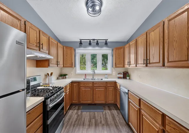 Listing Photo 5 - Condo for sale in building located at 584 Gardenview Dr, Byron Center, MI 49315