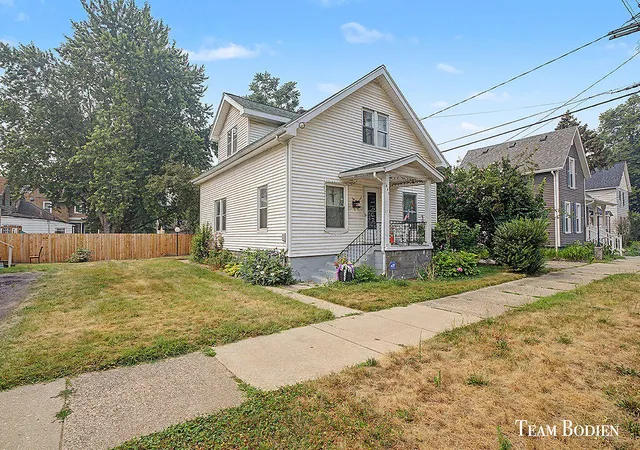 Photo 2 of Single family home for sale at 440 Webster St, Grand Rapids, MI 49504 | MLS# 70546876 | Listing updated on 2026-07-21