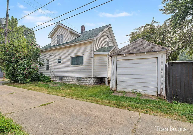 Photo 3 of Single family home for sale at 440 Webster St, Grand Rapids, MI 49504 | MLS# 70546876 | Listing updated on 2026-07-21