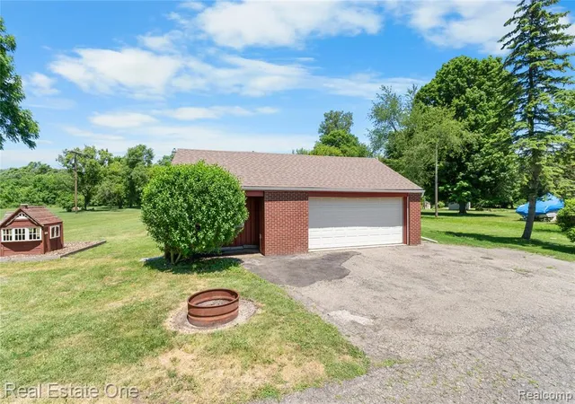 Homes for sale in Belleville, MI | 50000 Willis Rd, Belleville, MI 48111 | MLS# 61004322