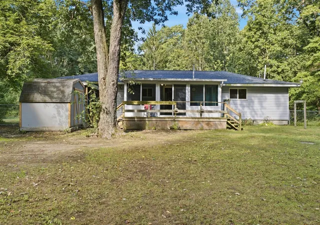 Photo 3 of Sale Pending at 3056 S Wolf Lake Rd, Fruitport, MI 49415 | MLS# 70555344 | Listing updated on 2026-08-31