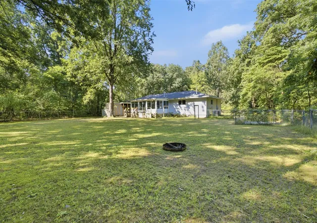 Photo 4 of Sale Pending at 3056 S Wolf Lake Rd, Fruitport, MI 49415 | MLS# 70555344 | Listing updated on 2026-08-31