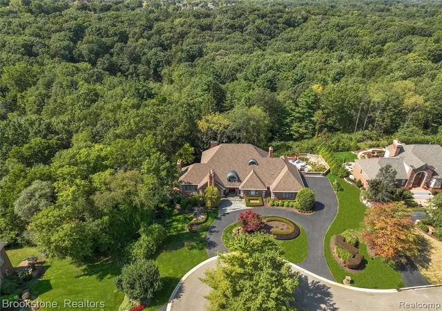 Homes for sale in Rochester, MI | 1494 Highpoint, Rochester, MI 48306 | MLS# 60996168