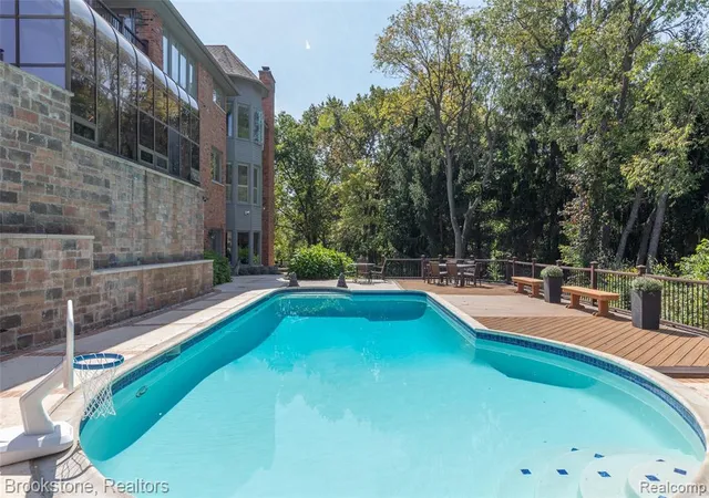 Photo 4 of Single family home for sale at 1494 Highpoint, Rochester, MI 48306 1630 | MLS# 60996168 | Listing updated on 2026-09-13