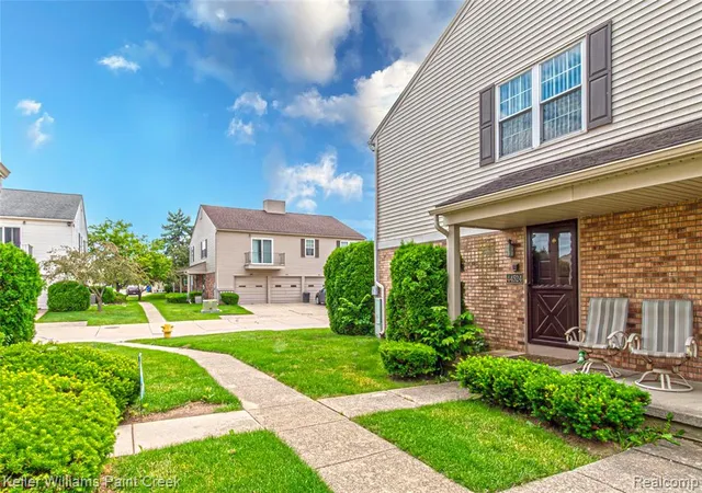 Homes for sale in Clinton Township, MI | 44524 N Bunker Hill Dr #112, Clinton Township, MI 48038 | MLS# 61009083